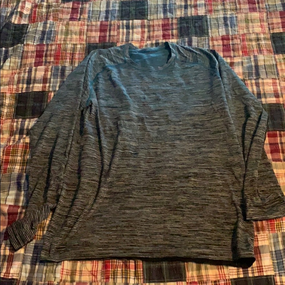 Lululemon long sleeve T-shirt